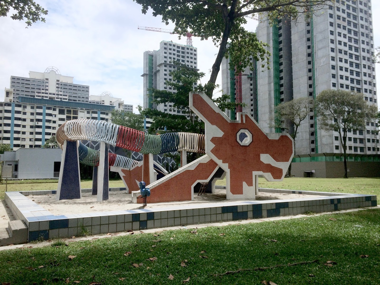 https://mdw-travel-data-us-east-1.s3.amazonaws.com/img/country/Singapore/Toa-Payoh-Dragon-Playground/img_03.jpg