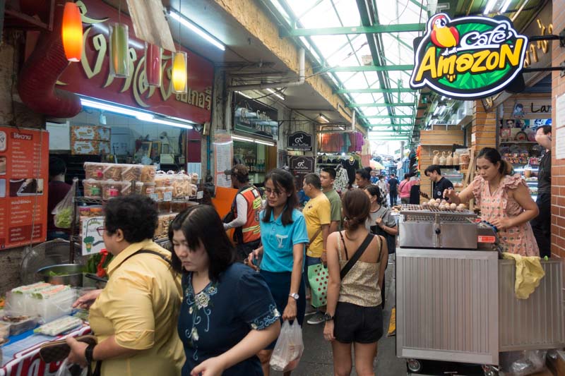 https://mdw-travel-data-us-east-1.s3.amazonaws.com/img/country/Singapore/Wang-Lang-Market/img_00.jpg