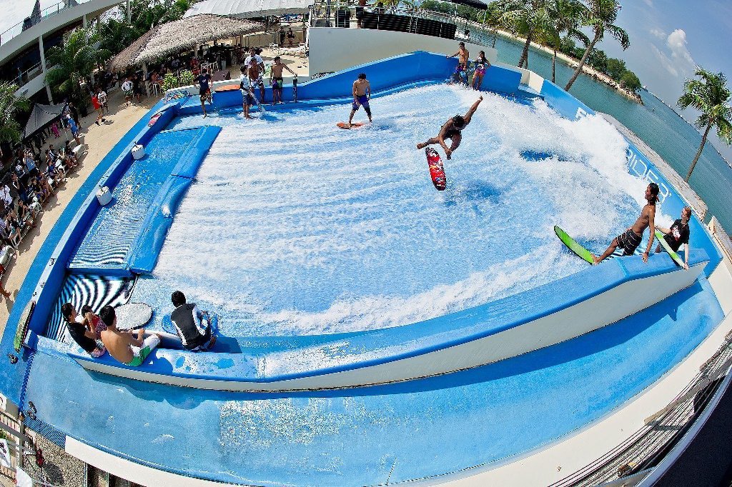 https://mdw-travel-data-us-east-1.s3.amazonaws.com/img/country/Singapore/Wave-House-Sentosa/img_01.jpg