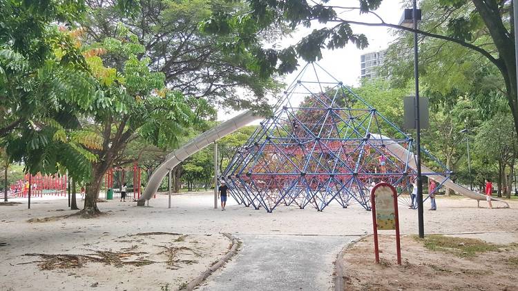 https://mdw-travel-data-us-east-1.s3.amazonaws.com/img/country/Singapore/West-Coast-Park/img_03.jpg