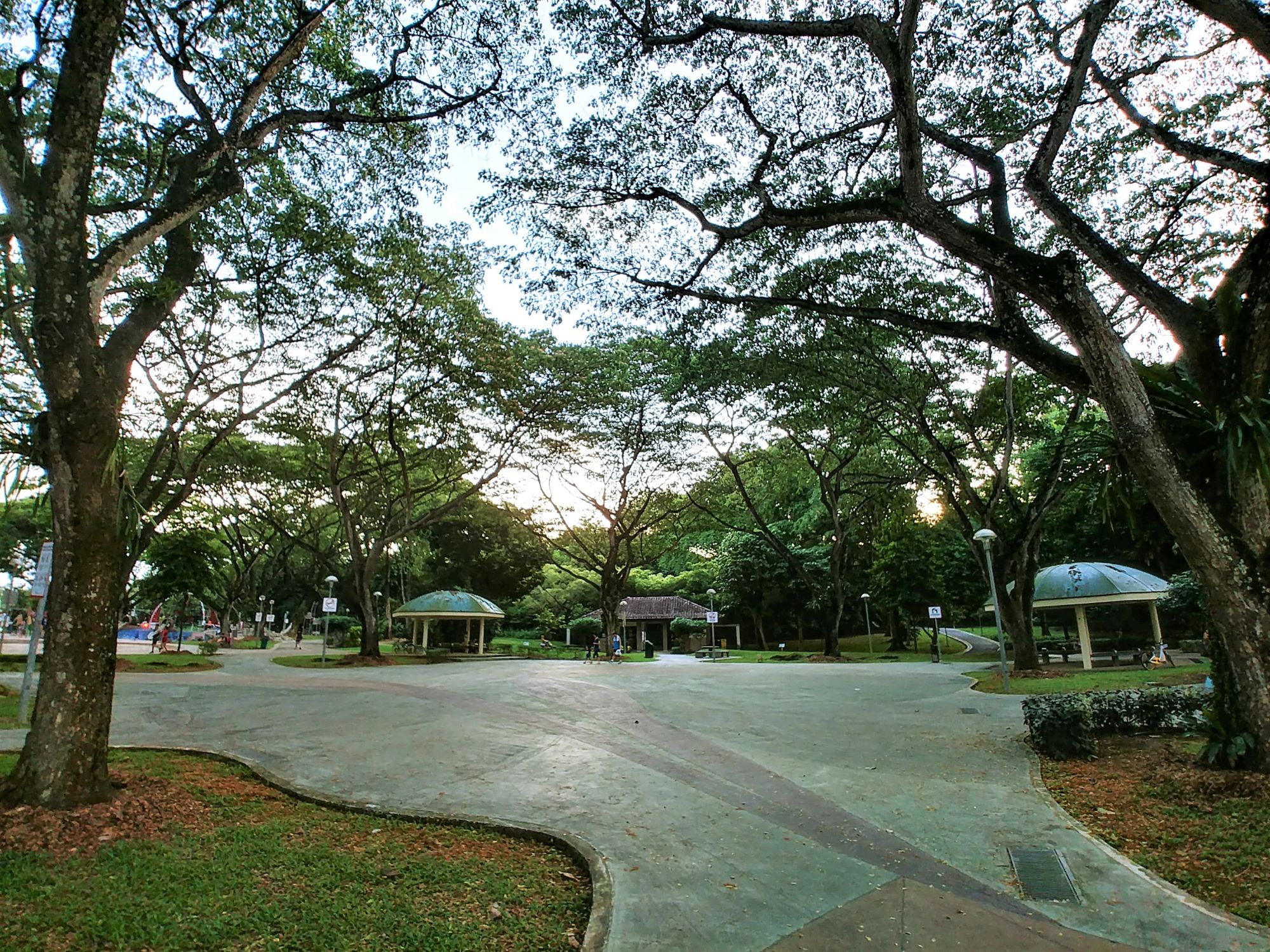 https://mdw-travel-data-us-east-1.s3.amazonaws.com/img/country/Singapore/Yishun-Park/img_02.jpg