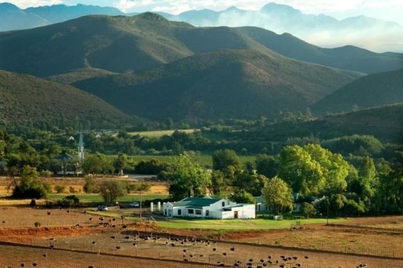 https://mdw-travel-data-us-east-1.s3.amazonaws.com/img/country/South-Africa/Barrydale/img_01.jpg