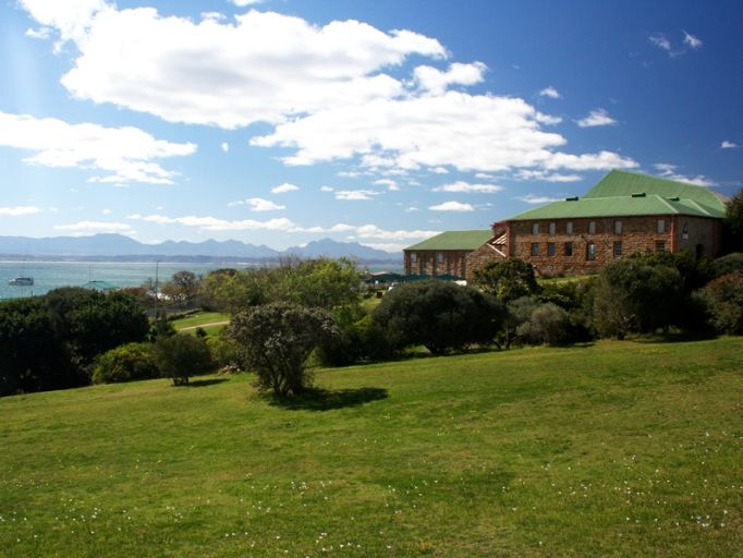 https://mdw-travel-data-us-east-1.s3.amazonaws.com/img/country/South-Africa/Bartolomeu-Dias-Museum-Complex/img_01.jpg
