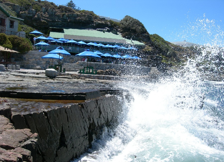 https://mdw-travel-data-us-east-1.s3.amazonaws.com/img/country/South-Africa/Bientangs-Cave-Seafood-Restaurant/img_01.jpg