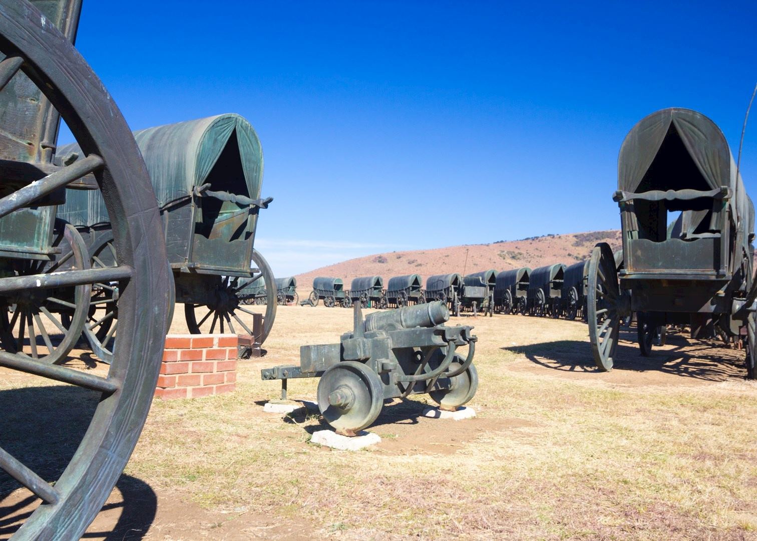 https://mdw-travel-data-us-east-1.s3.amazonaws.com/img/country/South-Africa/Blood-River-Battlefield/img_01.jpg