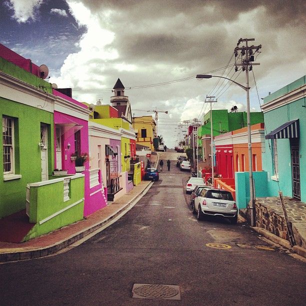 https://mdw-travel-data-us-east-1.s3.amazonaws.com/img/country/South-Africa/Bo-Kaap/img_02.jpg