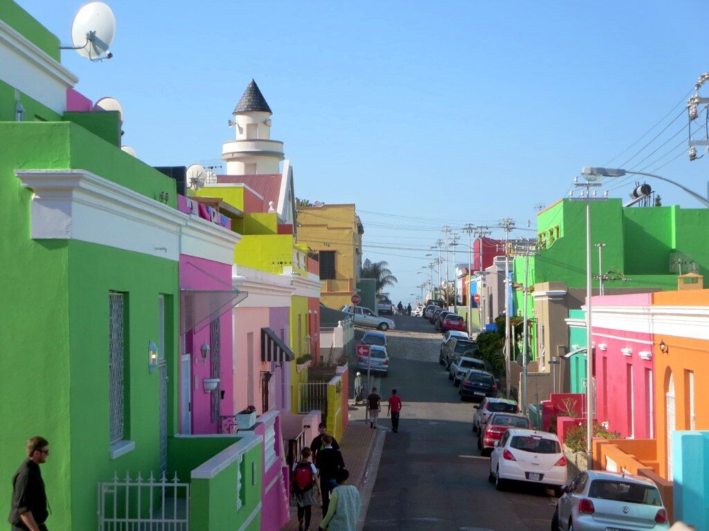 https://mdw-travel-data-us-east-1.s3.amazonaws.com/img/country/South-Africa/Bo-Kaap/img_03.jpg