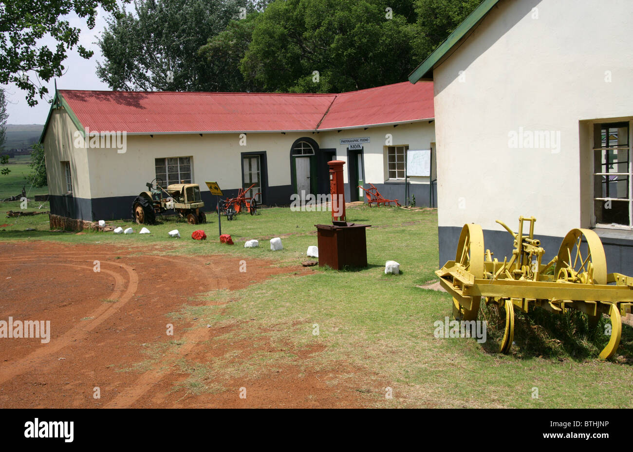 https://mdw-travel-data-us-east-1.s3.amazonaws.com/img/country/South-Africa/Botshabelo-Historical-Village/img_02.jpg