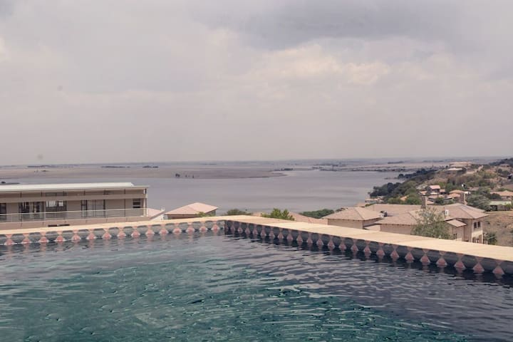 https://mdw-travel-data-us-east-1.s3.amazonaws.com/img/country/South-Africa/Bronkhorstspruit-Dam/img_02.jpg