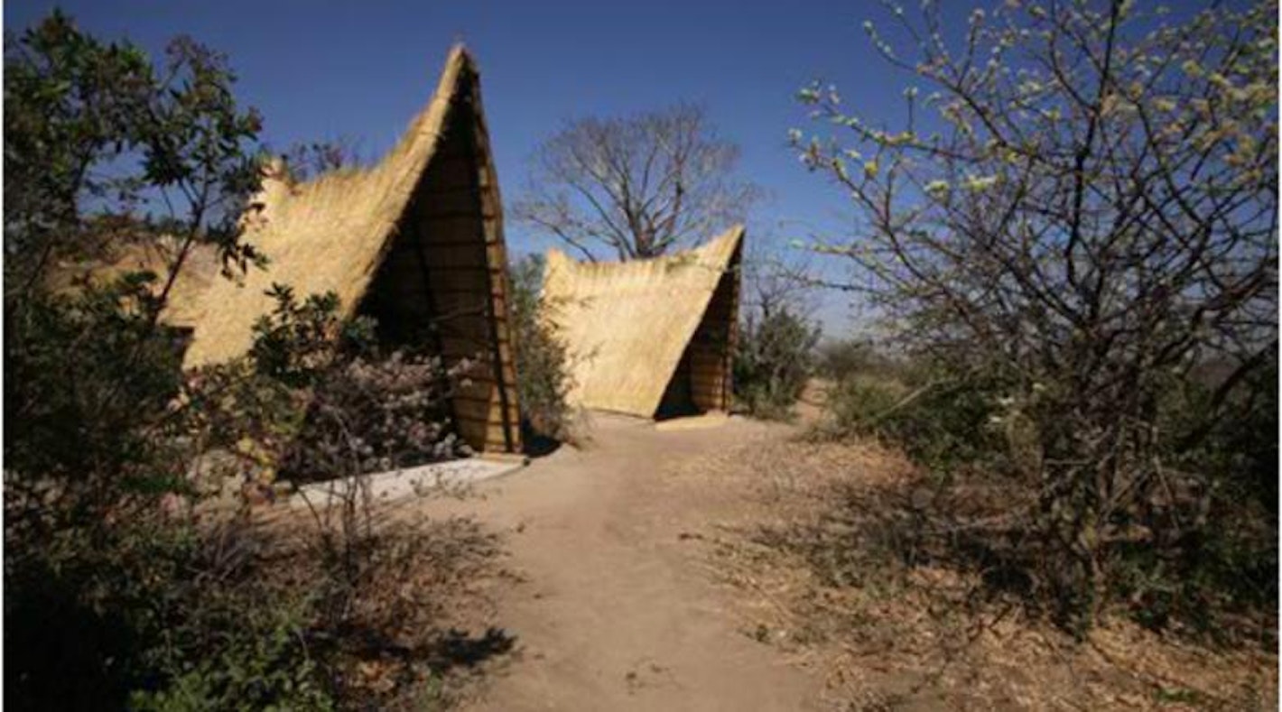 https://mdw-travel-data-us-east-1.s3.amazonaws.com/img/country/South-Africa/Bushmans-Baobabs/img_03.jpg