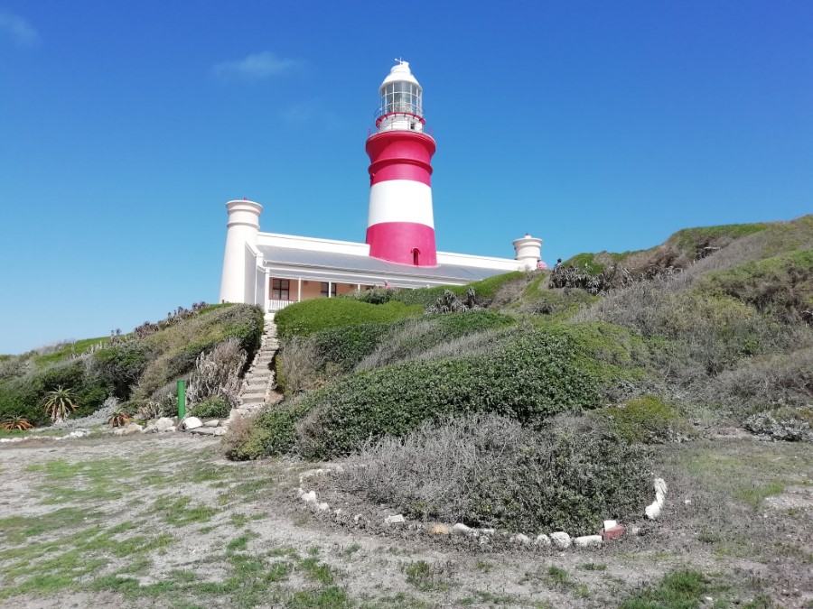 https://mdw-travel-data-us-east-1.s3.amazonaws.com/img/country/South-Africa/Cape-Agulhas/img_03.jpg
