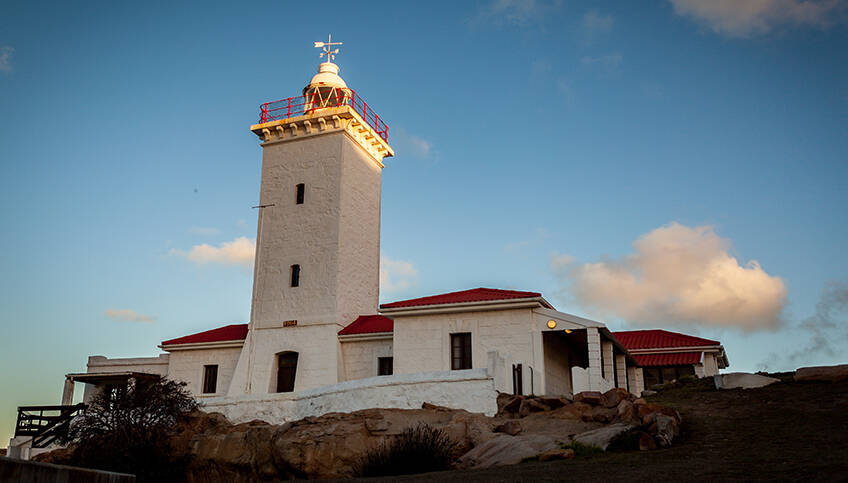 https://mdw-travel-data-us-east-1.s3.amazonaws.com/img/country/South-Africa/Cape-St-Blaize-Lighthouse/img_01.jpg