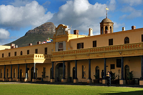 https://mdw-travel-data-us-east-1.s3.amazonaws.com/img/country/South-Africa/Castle-of-Good-Hope/img_02.jpg