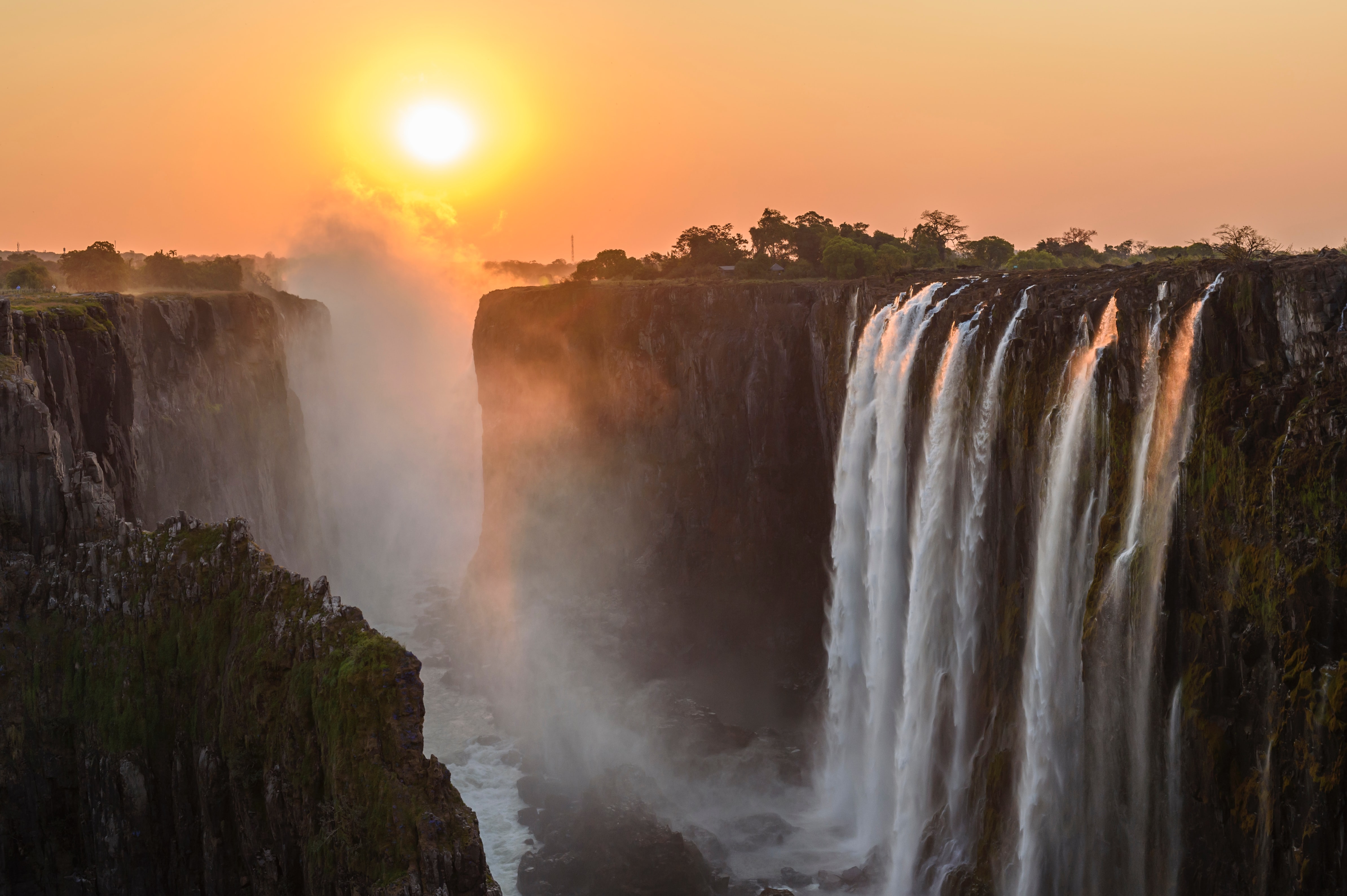 https://mdw-travel-data-us-east-1.s3.amazonaws.com/img/country/South-Africa/Colimbia-Falls/img_01.jpg