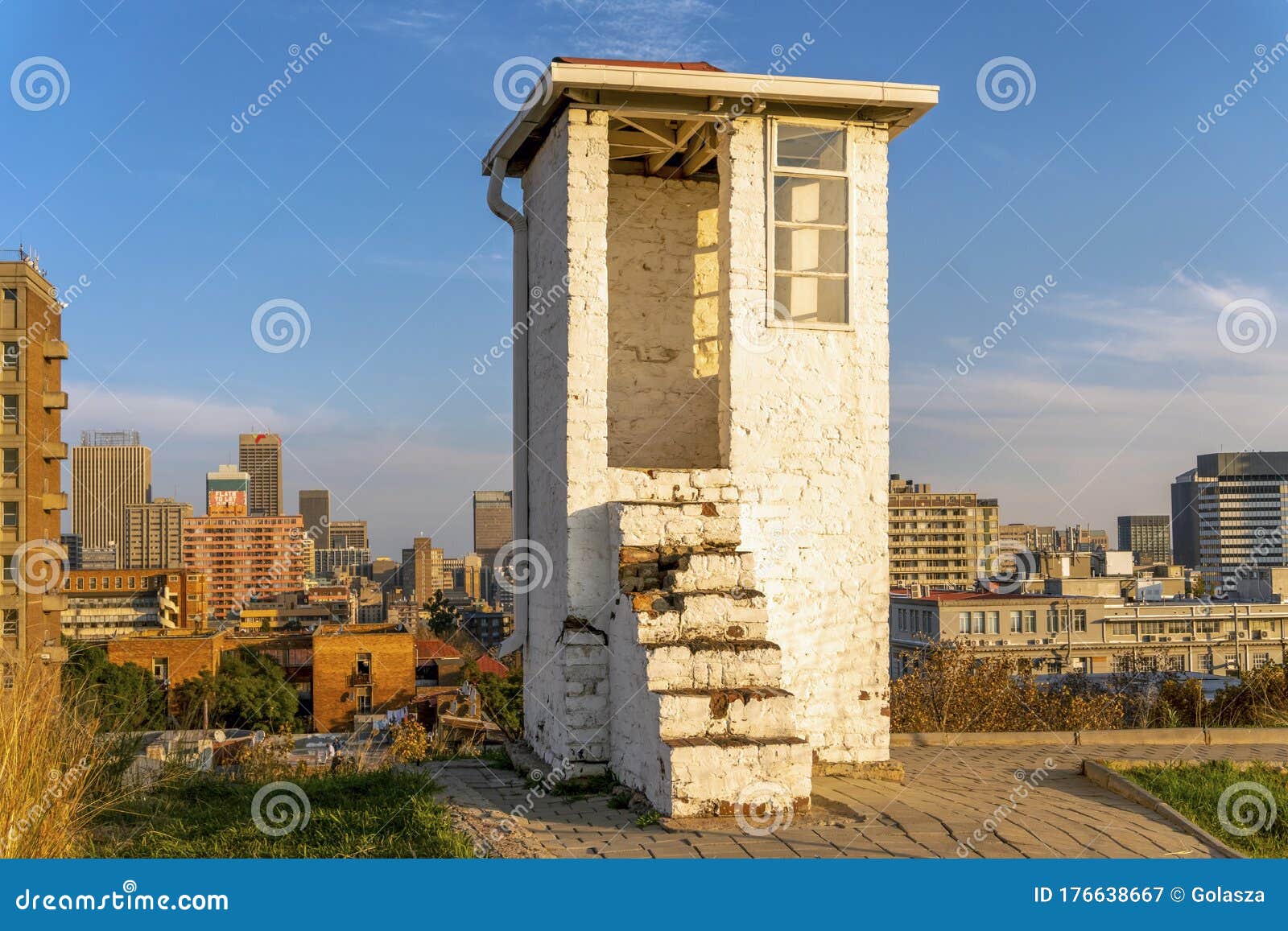 https://mdw-travel-data-us-east-1.s3.amazonaws.com/img/country/South-Africa/Constitution-Hill/img_01.jpg