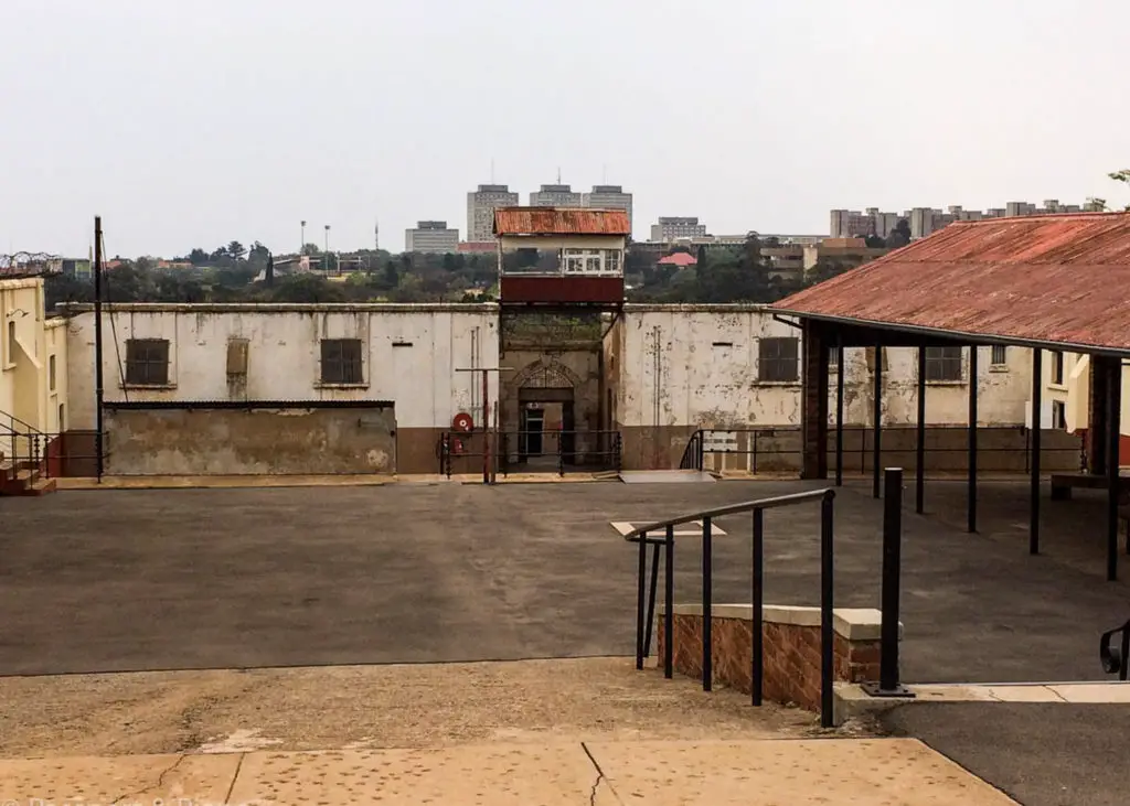 https://mdw-travel-data-us-east-1.s3.amazonaws.com/img/country/South-Africa/Constitution-Hill/img_02.jpg