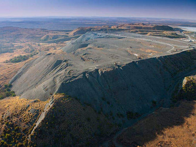 https://mdw-travel-data-us-east-1.s3.amazonaws.com/img/country/South-Africa/Cullinan-Diamond-Mine/img_04.jpg