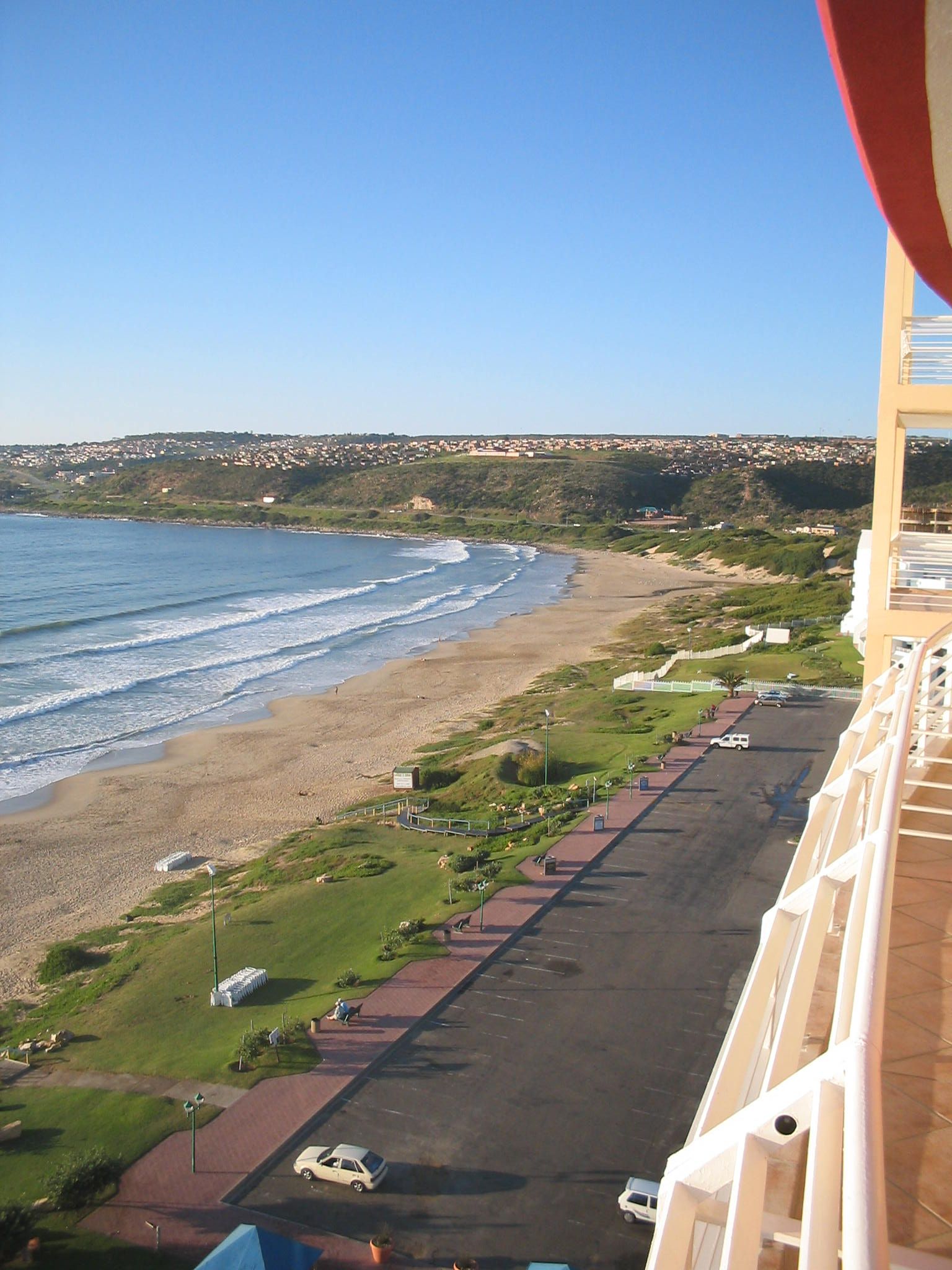 https://mdw-travel-data-us-east-1.s3.amazonaws.com/img/country/South-Africa/Diaz-Strand/img_02.jpg