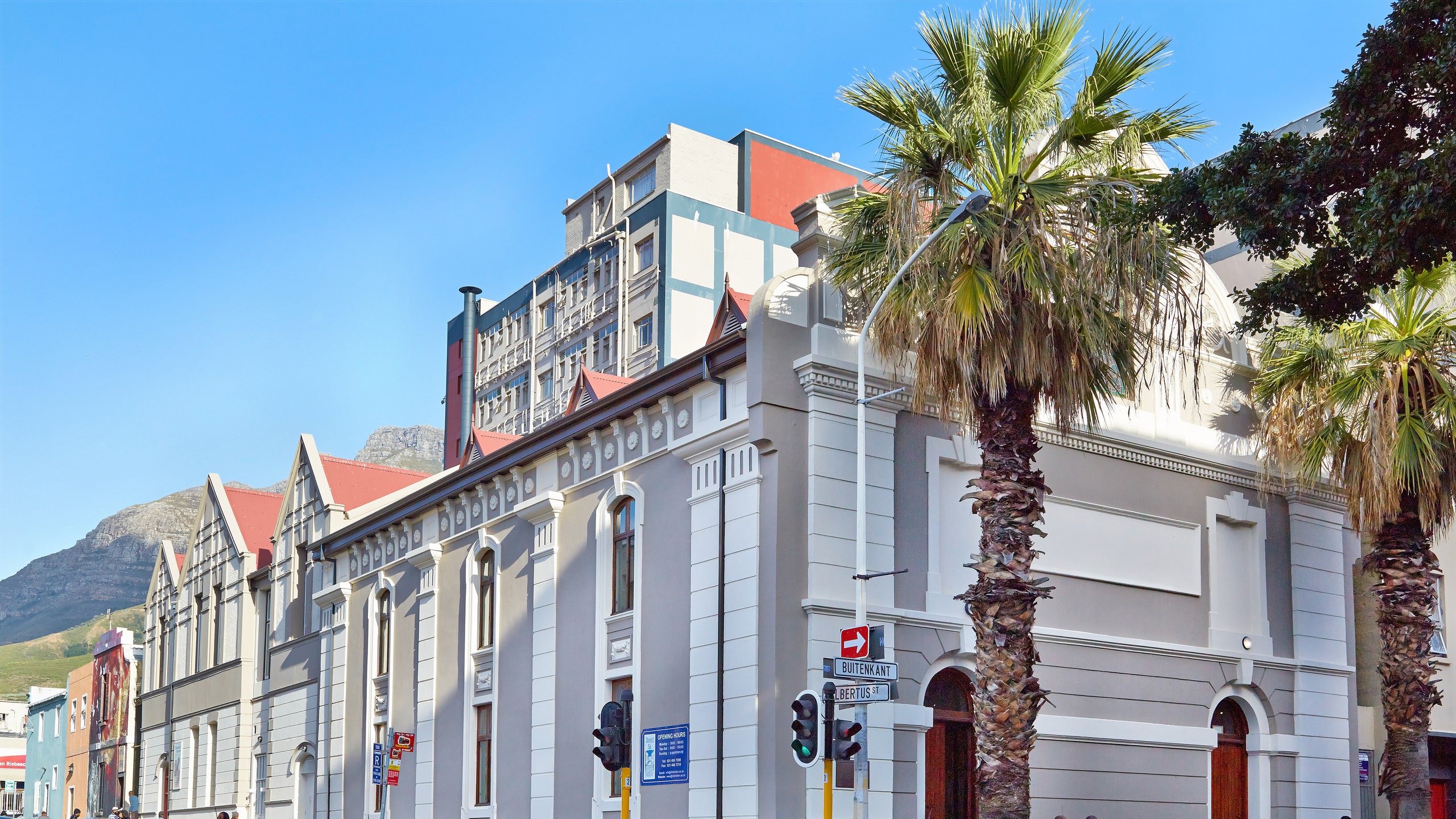 https://mdw-travel-data-us-east-1.s3.amazonaws.com/img/country/South-Africa/District-Six-Museum/img_01.jpg