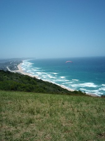 https://mdw-travel-data-us-east-1.s3.amazonaws.com/img/country/South-Africa/Dolphin-Paragliding/img_01.jpg
