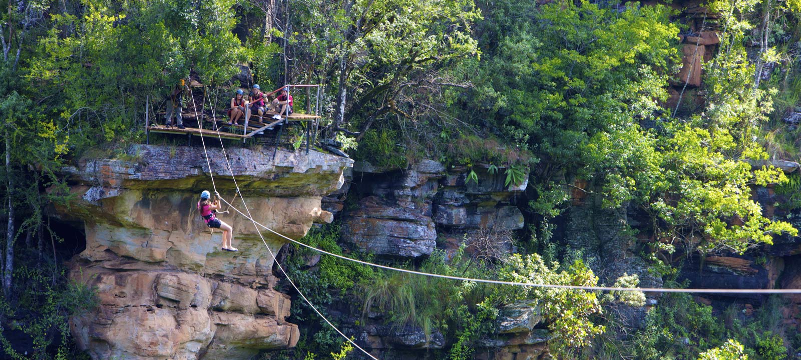 https://mdw-travel-data-us-east-1.s3.amazonaws.com/img/country/South-Africa/Drakensberg-Canopy-Tour/img_03.jpg