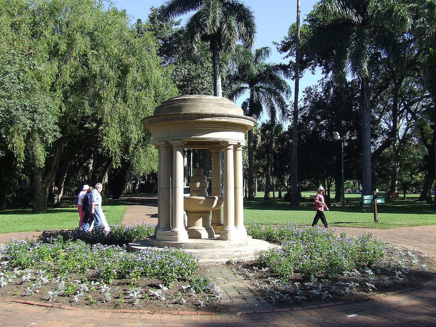 https://mdw-travel-data-us-east-1.s3.amazonaws.com/img/country/South-Africa/Durban-Botanic-Gardens/img_01.jpg