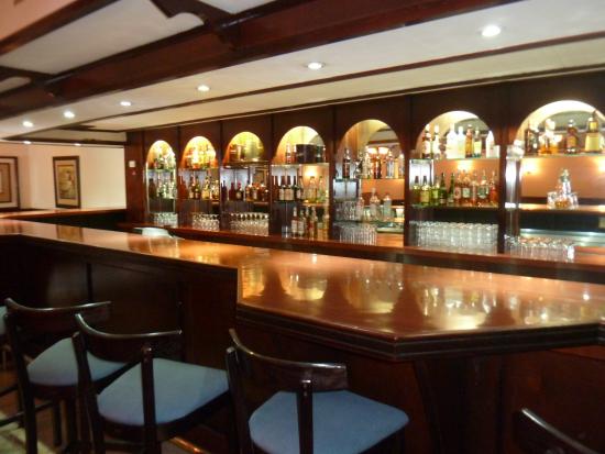 https://mdw-travel-data-us-east-1.s3.amazonaws.com/img/country/South-Africa/Ermelo-Bellair-Restaurant/img_02.jpg