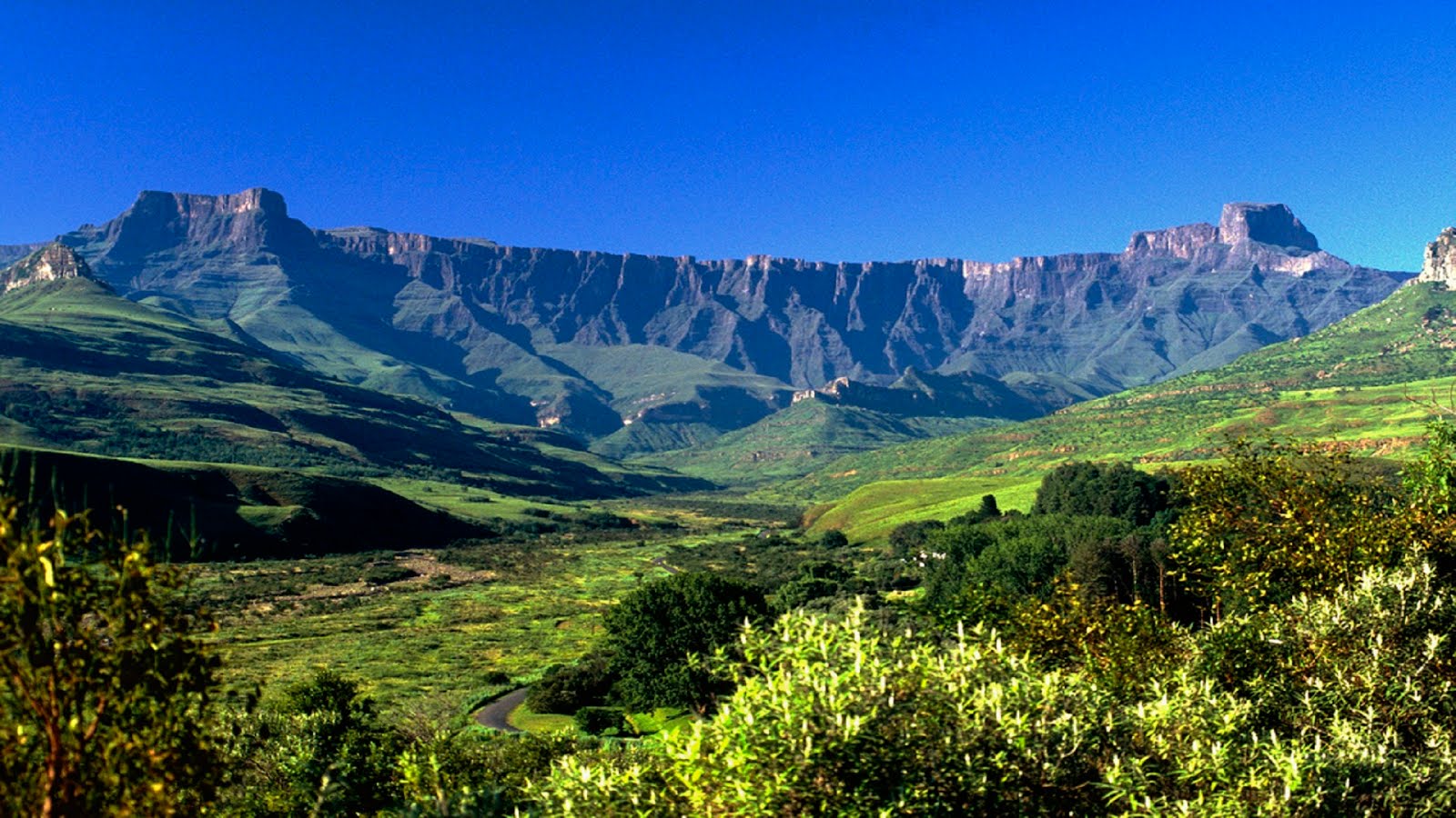 https://mdw-travel-data-us-east-1.s3.amazonaws.com/img/country/South-Africa/Ermelo-Bellair-Restaurant/img_03.jpg