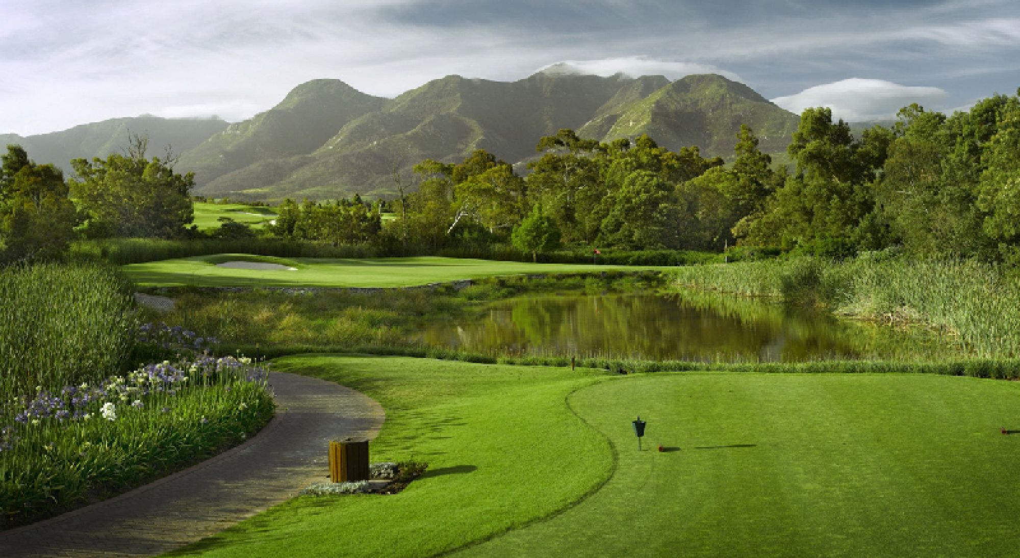 https://mdw-travel-data-us-east-1.s3.amazonaws.com/img/country/South-Africa/Fancourt-Golf-Estate/img_01.jpg