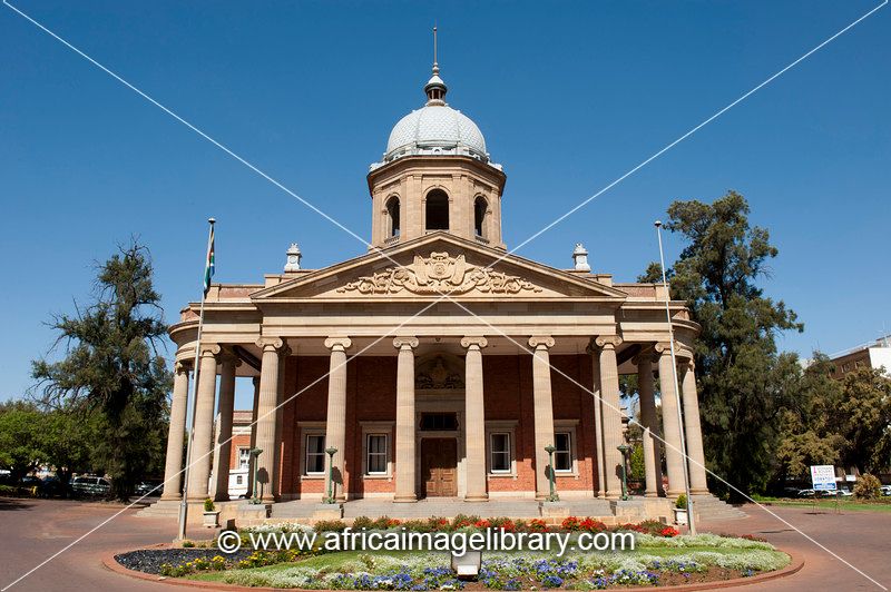https://mdw-travel-data-us-east-1.s3.amazonaws.com/img/country/South-Africa/Fourth-Raadsaal/img_02.jpg