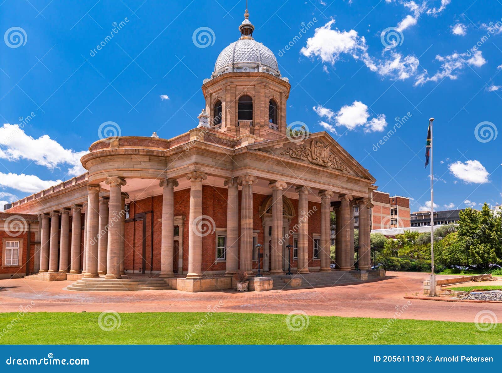 https://mdw-travel-data-us-east-1.s3.amazonaws.com/img/country/South-Africa/Fourth-Raadsaal/img_03.jpg