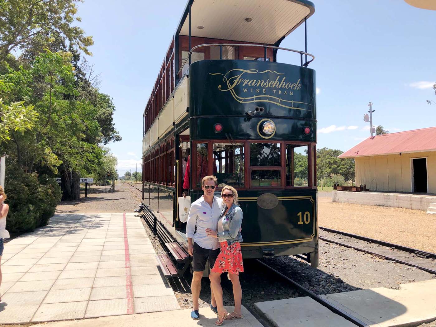 https://mdw-travel-data-us-east-1.s3.amazonaws.com/img/country/South-Africa/Franschhoek-Wine-Tram/img_03.jpg