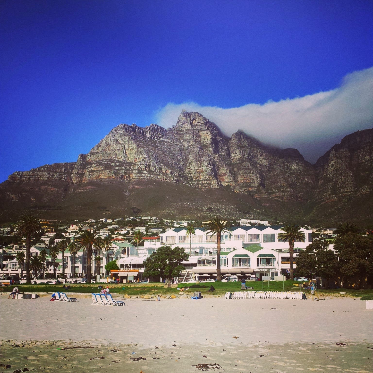 https://mdw-travel-data-us-east-1.s3.amazonaws.com/img/country/South-Africa/Gately-House/img_03.jpg