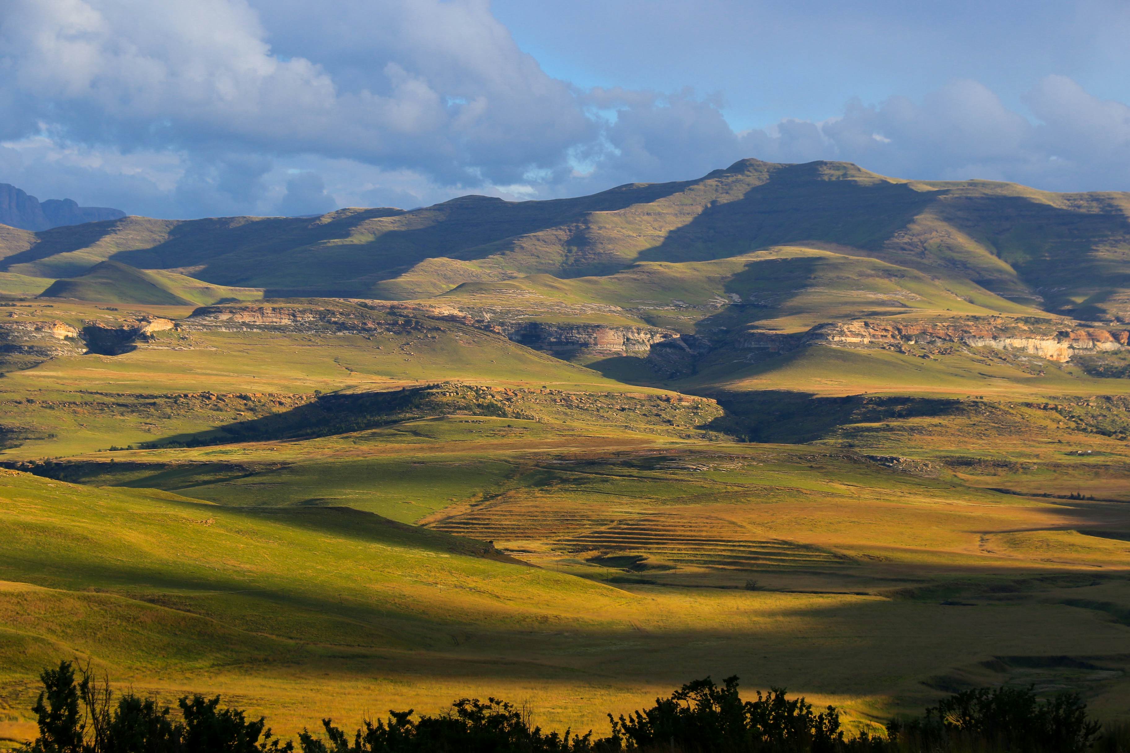 https://mdw-travel-data-us-east-1.s3.amazonaws.com/img/country/South-Africa/Golden-Gate-Highlands-National-Park/img_03.jpg
