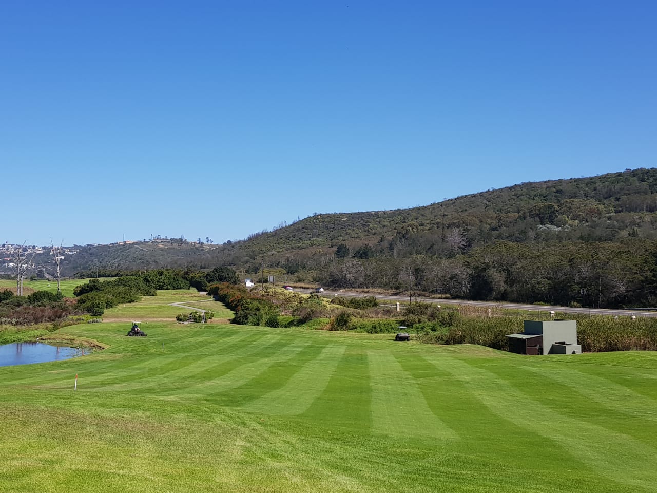 https://mdw-travel-data-us-east-1.s3.amazonaws.com/img/country/South-Africa/Goose-Valley-Golf-Club/img_02.jpg