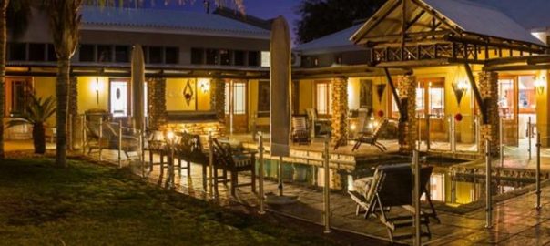 https://mdw-travel-data-us-east-1.s3.amazonaws.com/img/country/South-Africa/Green-Kalahari-Canoeing/img_02.jpg