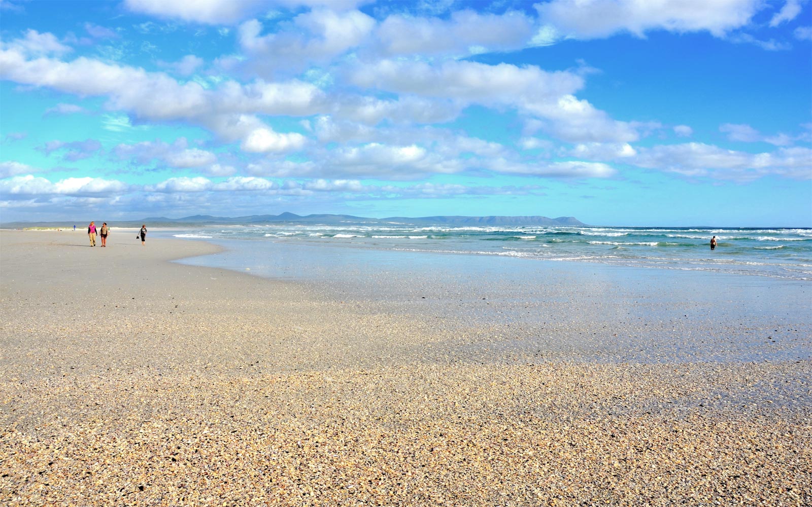 https://mdw-travel-data-us-east-1.s3.amazonaws.com/img/country/South-Africa/Grotto-Beach/img_00.jpg