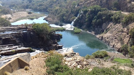 https://mdw-travel-data-us-east-1.s3.amazonaws.com/img/country/South-Africa/Hartbeespoort-Dam/img_02.jpg
