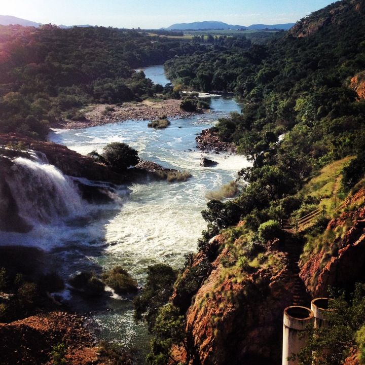 https://mdw-travel-data-us-east-1.s3.amazonaws.com/img/country/South-Africa/Hartebeespoort-Dam/img_03.jpg
