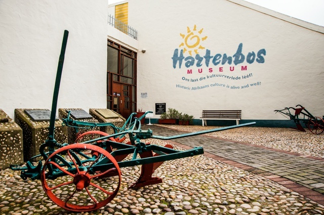 https://mdw-travel-data-us-east-1.s3.amazonaws.com/img/country/South-Africa/Hartenbos-Museum/img_01.jpg