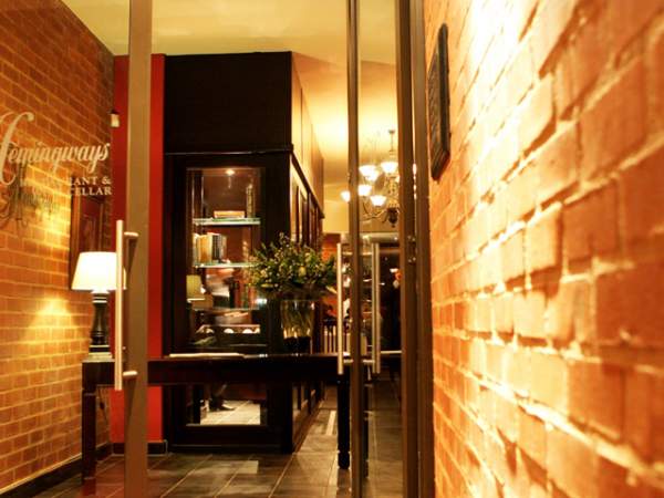 https://mdw-travel-data-us-east-1.s3.amazonaws.com/img/country/South-Africa/Hemingways-Restaurant-and-Wine-Cellar/img_00.jpg