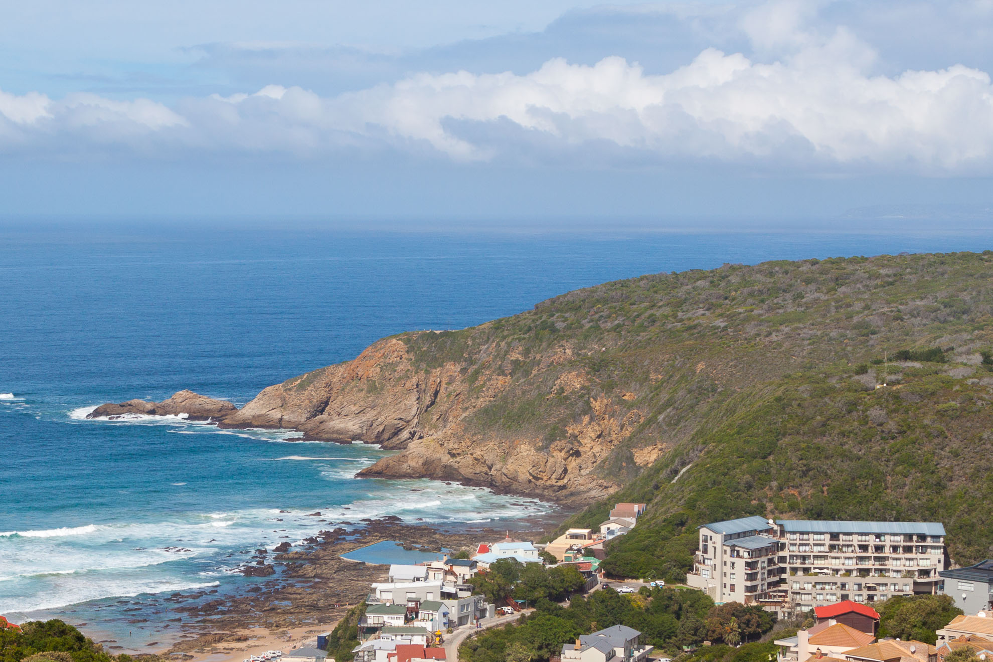 https://mdw-travel-data-us-east-1.s3.amazonaws.com/img/country/South-Africa/Heroldsbay-Beach/img_01.jpg