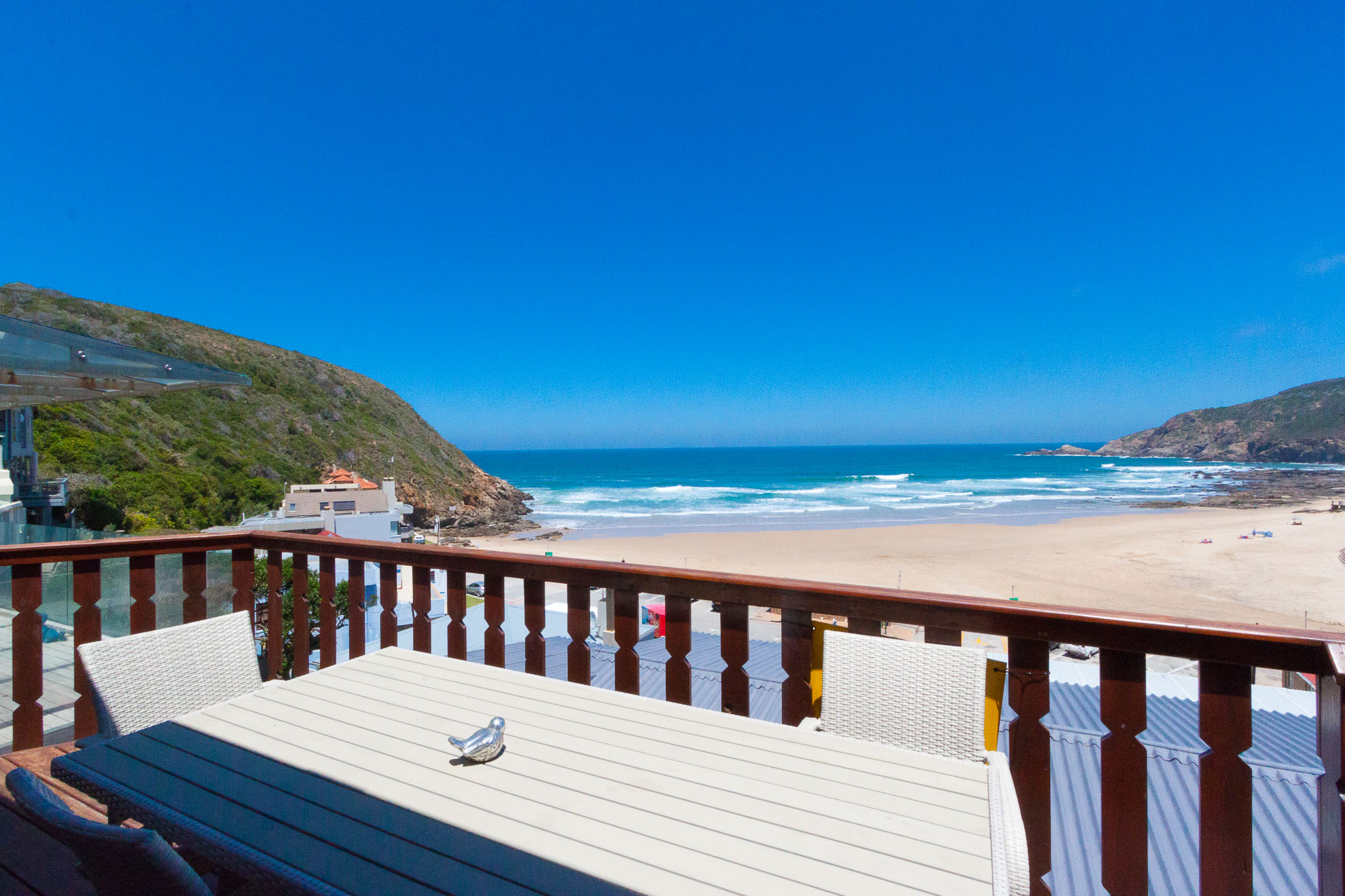 https://mdw-travel-data-us-east-1.s3.amazonaws.com/img/country/South-Africa/Heroldsbay-Beach/img_03.jpg