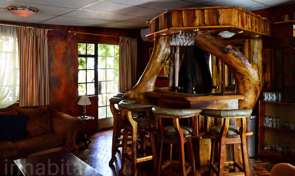 https://mdw-travel-data-us-east-1.s3.amazonaws.com/img/country/South-Africa/Hobbit-Boutique-Hotel/img_01.jpg