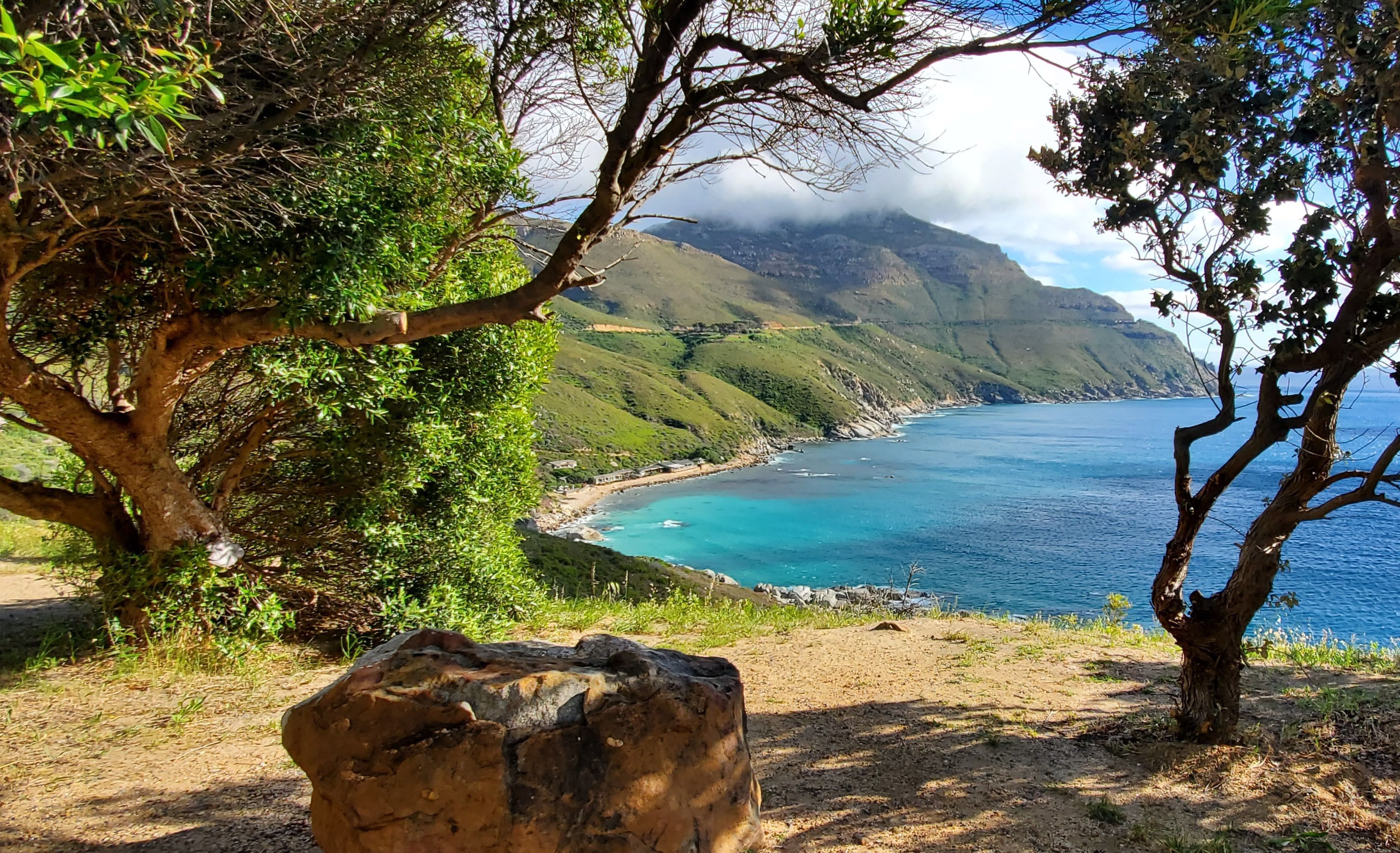 https://mdw-travel-data-us-east-1.s3.amazonaws.com/img/country/South-Africa/Hout-Bay-Beach-Horse-Riding/img_01.jpg
