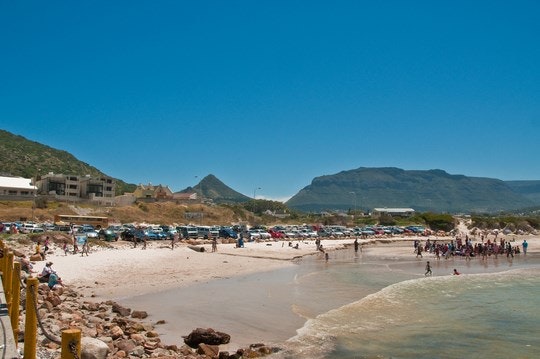 https://mdw-travel-data-us-east-1.s3.amazonaws.com/img/country/South-Africa/Hout-Bay-Beach/img_00.jpg