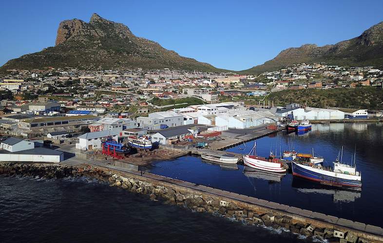 https://mdw-travel-data-us-east-1.s3.amazonaws.com/img/country/South-Africa/Hout-Bay-Harbour/img_01.jpg