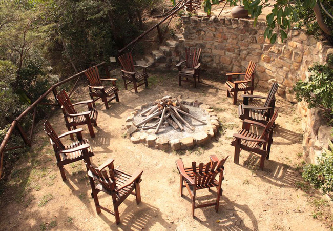 https://mdw-travel-data-us-east-1.s3.amazonaws.com/img/country/South-Africa/Inkwenkwezi-Private-Game-Reserve/img_03.jpg