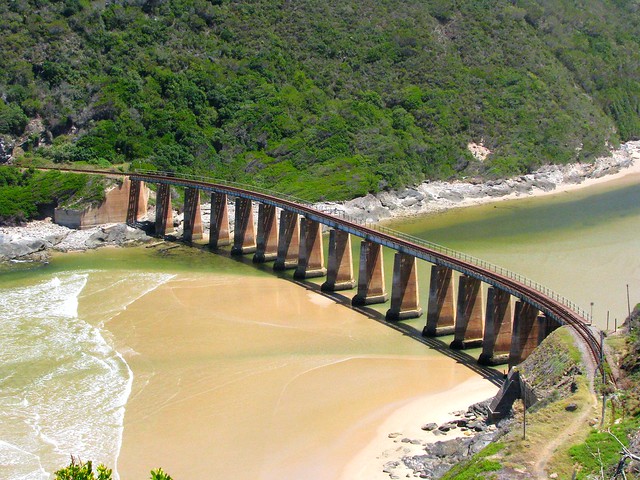 https://mdw-travel-data-us-east-1.s3.amazonaws.com/img/country/South-Africa/Kaaimans-River-Bridge/img_00.jpg