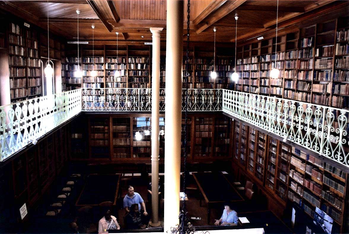 https://mdw-travel-data-us-east-1.s3.amazonaws.com/img/country/South-Africa/Kimberley-Africana-Library/img_03.jpg